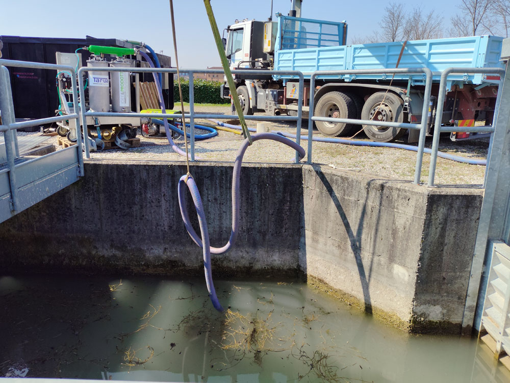 vasca di accumulo acqua per irrigazione - canali pluvirrigui